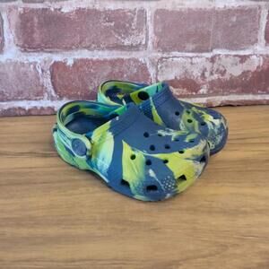CROCS Kids Tie-Dye Style Clogs in Blue and Yellow